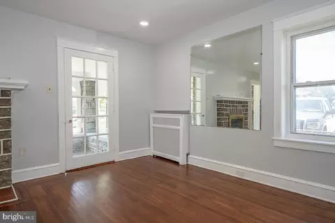 Living - 7773 Wayne Ave, Upper Darby, PA 19082 photo 3 of 10