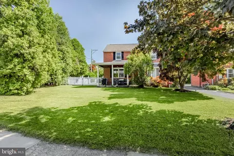 427 Heatherwood Rd, Havertown, PA 19083