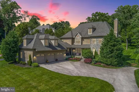 824 Vauclain Rd, Bryn Mawr, PA 19010