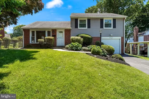 111 Longview Dr, Springfield, PA 19064