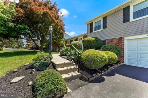 111 Longview Dr, Springfield, PA 19064 photo 2