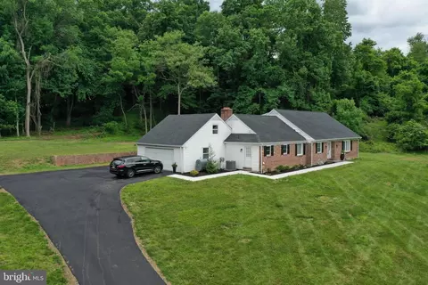 52 Hitchcock Ln, Glen Mills, PA 19342
