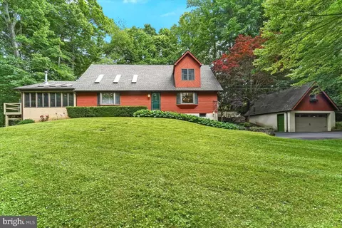 28 Woodland Dr, Glen Mills, PA 19342