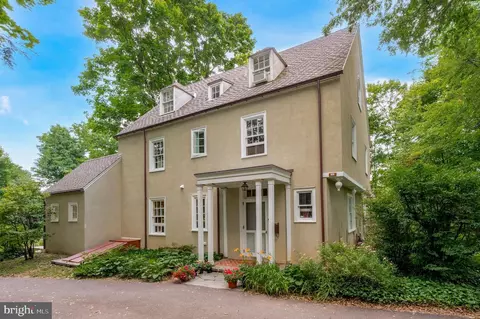 735 Millbrook Ln, Haverford, PA 19041