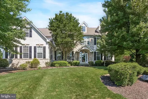 3203 Greystone Dr, Garnet Valley, PA 19060