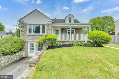 2 Fairhill Rd, Morton, PA 19070