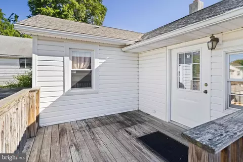 Exterior - 1024 Langley St, Trainer, PA 19061 photo 3 of 5