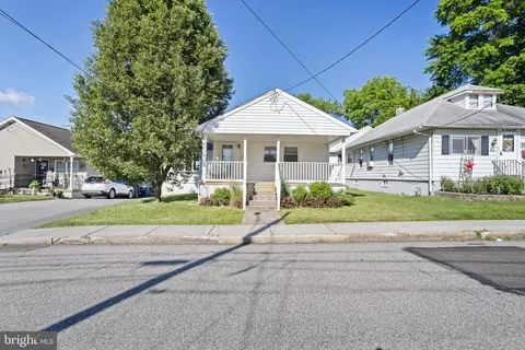 1024 Langley St, Trainer, PA 19061