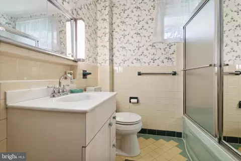 Bath - 1818 Spring Valley Dr, Springfield, PA 19064 photo 1 of 1