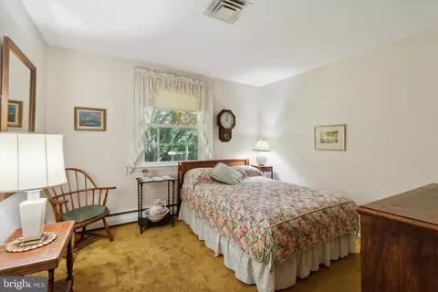Bedroom - 1818 Spring Valley Dr, Springfield, PA 19064 photo 3 of 5