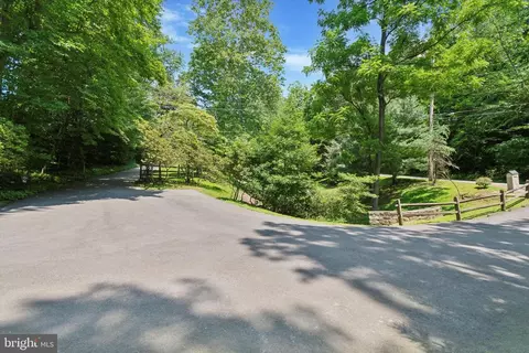 Exterior - 1818 Spring Valley Dr, Springfield, PA 19064 photo 6 of 10