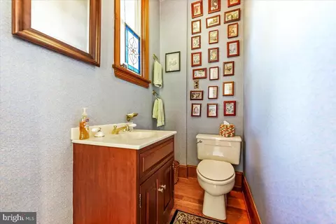 Bath - 234 Windermere Ave, Wayne, PA 19087 photo 1 of 4