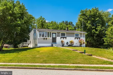 200 Tuscany Rd, Aston, PA 19014
