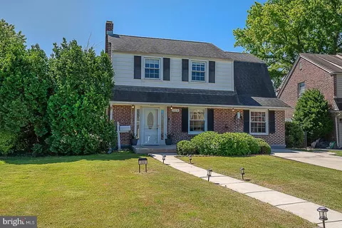 328 Walnut Ave, Aldan, PA 19018