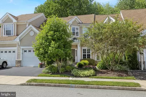 3 Dresner Cir, Boothwyn, PA 19061