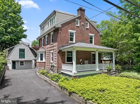 106 S Roberts Rd, Bryn Mawr, PA 19010