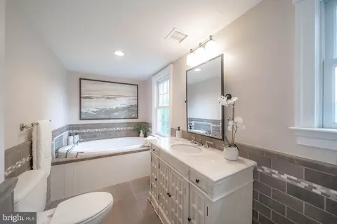 Bath - 131 Conestoga Rd, Wayne, PA 19087 photo 3 of 5