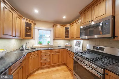 Kitchen - 131 Conestoga Rd, Wayne, PA 19087 photo 3 of 6