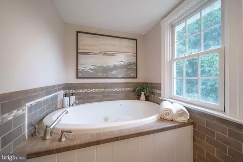Bath - 131 Conestoga Rd, Wayne, PA 19087 photo 4 of 5