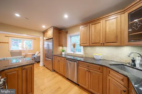 Kitchen - 131 Conestoga Rd, Wayne, PA 19087 photo 4 of 6