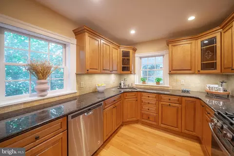 Kitchen - 131 Conestoga Rd, Wayne, PA 19087 photo 6 of 6