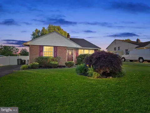 206 Donnelly Ave, Aston, PA 19014