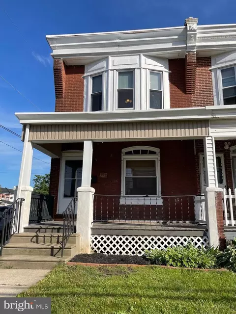 1225 E 9th St, Crum Lynne, PA 19022