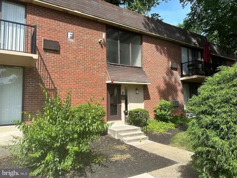 100 E Glenolden Ave #F6, Glenolden, PA 19036