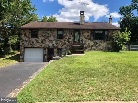 1903 Susan, Chichester, PA 19061