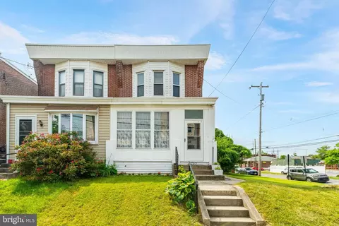 1203 E 9th St, Crum Lynne, PA 19022