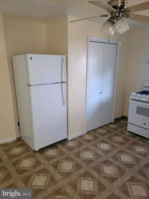 1668 Ward St, Marcus Hook, PA 19061 photo 4