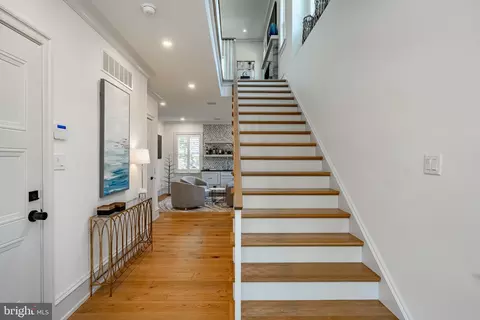 Entry Way - 415 Maplewood Ave, Wayne, PA 19087 photo 2 of 9