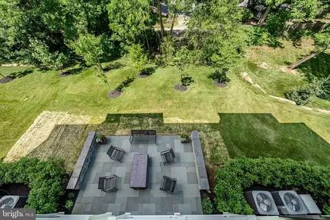 Exterior - 415 Maplewood Ave, Wayne, PA 19087 photo 7 of 8