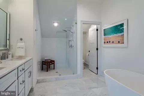 Bath - 415 Maplewood Ave, Wayne, PA 19087 photo 5 of 5