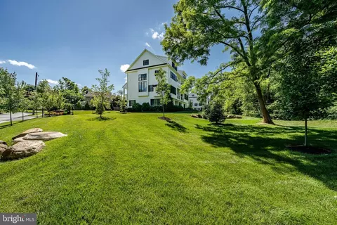 Exterior - 415 Maplewood Ave, Wayne, PA 19087 photo 3 of 8
