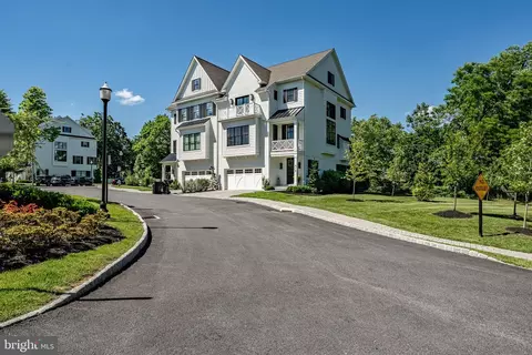 415 Maplewood Ave, Wayne, PA 19087