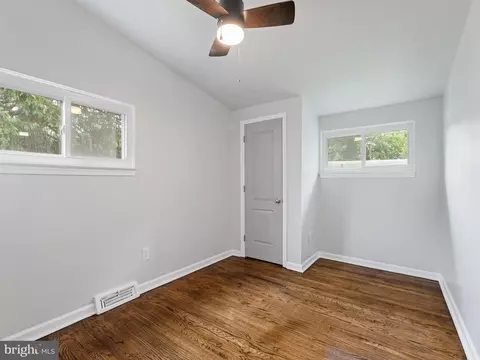 917 Flora Ln, Marcus Hook, PA 19061 photo 22