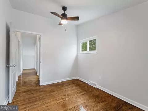 917 Flora Ln, Marcus Hook, PA 19061 photo 23