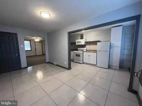 19 W 21st St, Chester, PA 19013