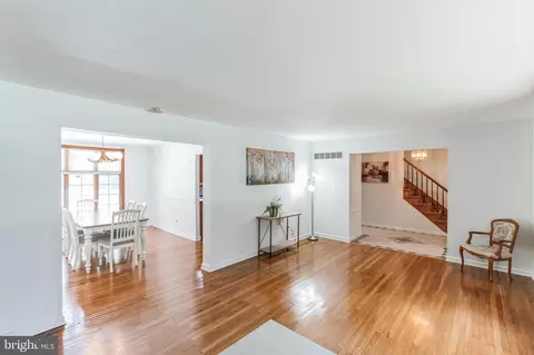 206 Winterlock Way, Wallingford, PA 19086 photo 2