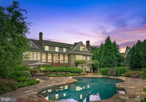 1267 Valley Rd, Glen Mills, PA 19342
