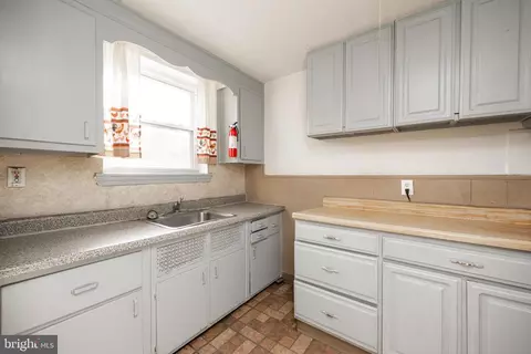 69 Springton Rd, Upper Darby, PA 19082 photo 9