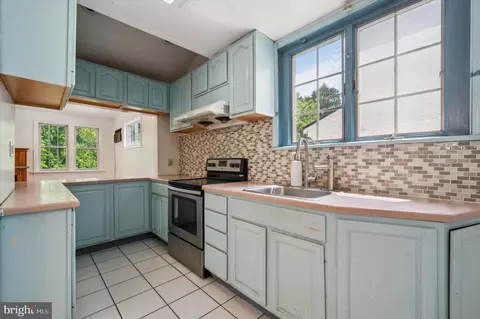 Kitchen - 7801 Parkview Rd, Upper Darby, PA 19082 photo 1 of 1