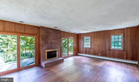 Living - 218 Biddulph Rd, Wayne, PA 19087 photo 4 of 5
