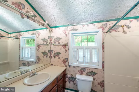 Bath - 218 Biddulph Rd, Wayne, PA 19087 photo 1 of 3