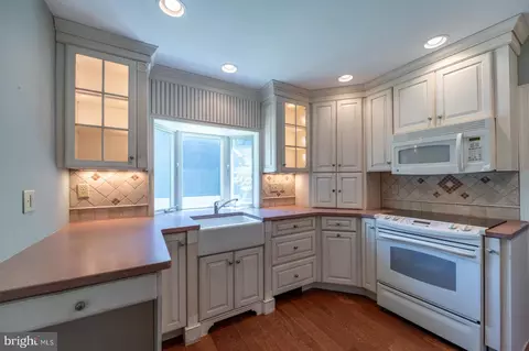 Kitchen - 218 Biddulph Rd, Wayne, PA 19087 photo 2 of 3