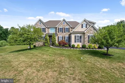 1130 Darczuk Dr, Garnet Valley, PA 19060