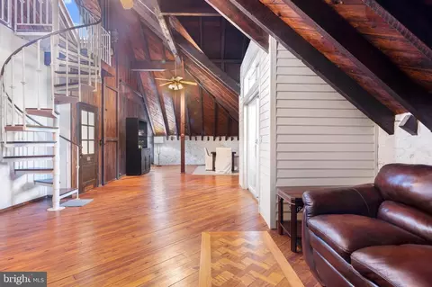 Entry Way - 212 Plush Mill Rd, Wallingford, PA 19086 photo 17 of 17