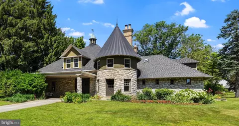 212 Plush Mill Rd, Wallingford, PA 19086