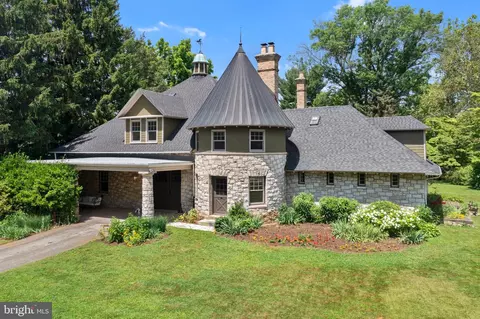 Exterior - 212 Plush Mill Rd, Wallingford, PA 19086 photo 16 of 19